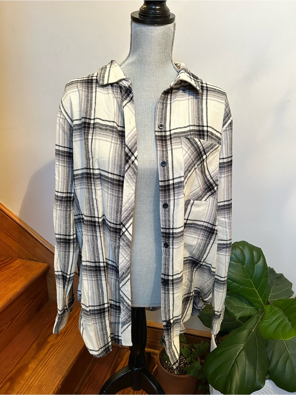 NWT Oversized White and Black Plaid Button-Up Shirt